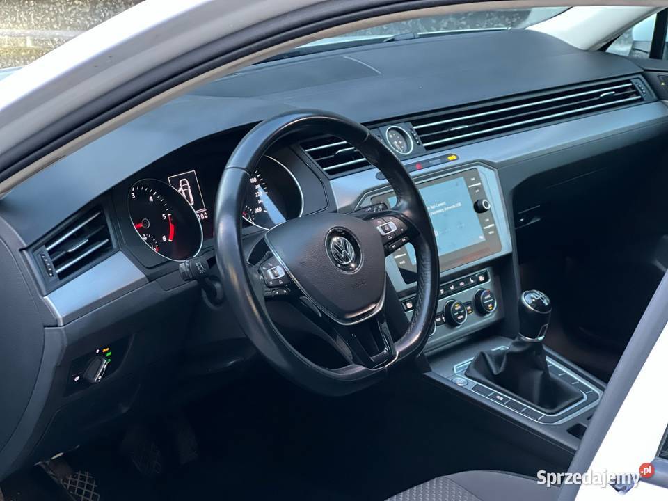 Volkswagen Passat rejestracja 2018 tempomat Wrocław