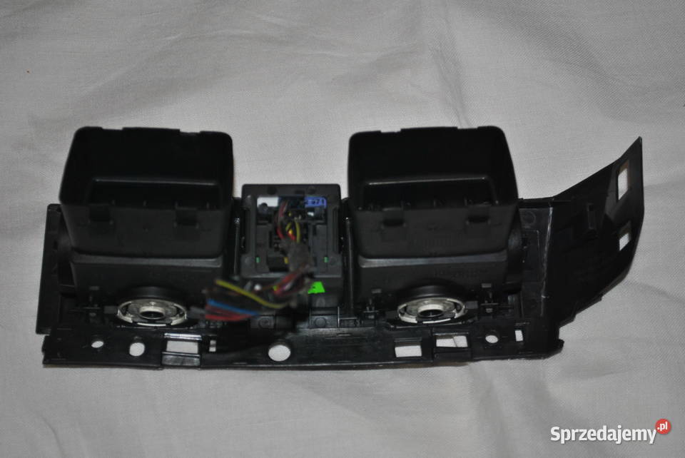 Nawiew centralny włącznik grzania foteli Opel Poręba