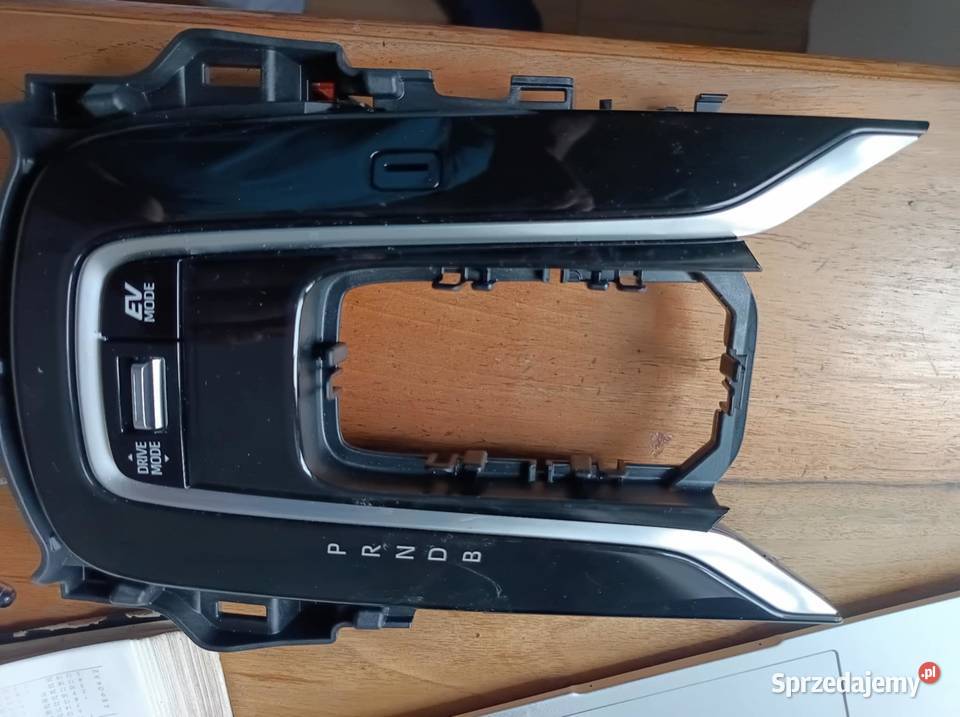 Toyota Corolla E21 panel półka lewarka biegów sprzedam