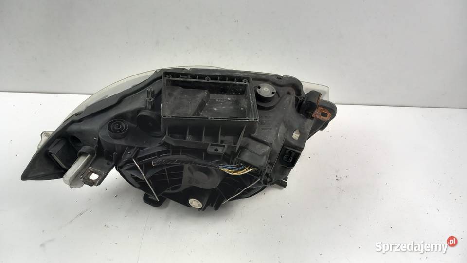 BMW 1 E87 LAMPA PRZÓD PRAWA Zbierkowo