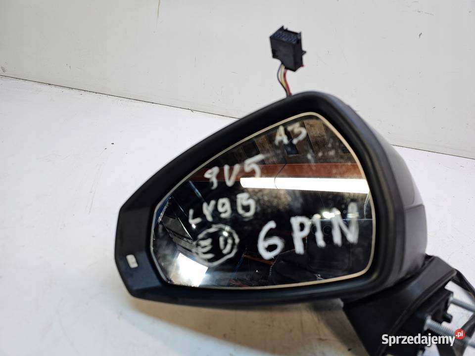 LUSTERKO ZEWNĘTRZNE LEWE AUDI A3 8V SEDAN LY9B