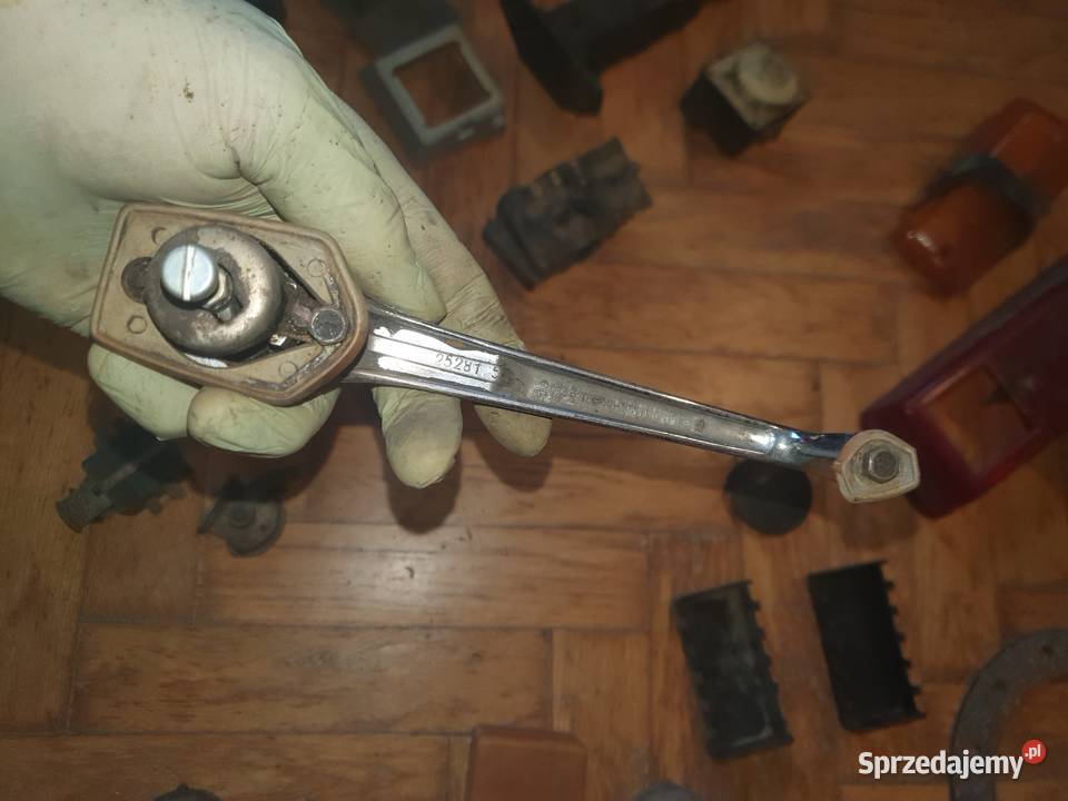 Zamki klamki do drzwi Wartburg z kluczami Warszawa