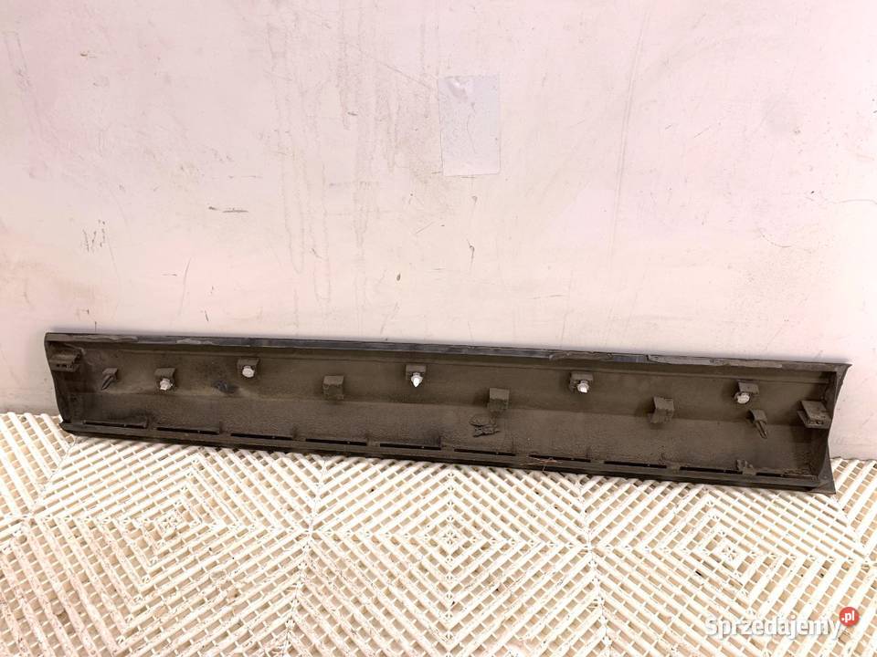 LISTWA DRZWI PRAWY PRZÓD VW TROC Crossover podkarpackie