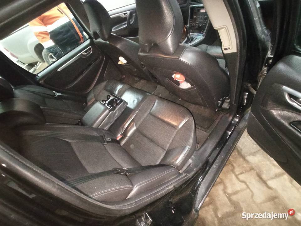 Volvo V70 d5 24 Diesel 185 Manual Skóra Hak Navi Wilanów sprzedam