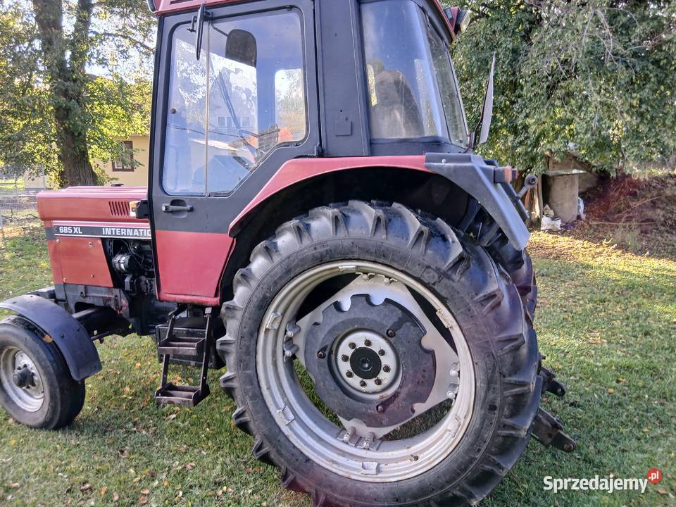 Ciągnik rolniczy Case 685 XL 1989 Hostynne-Kolonia