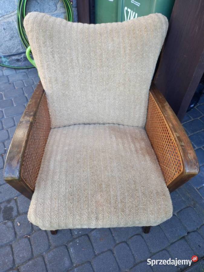 Stary fotel na sprężynach z rattanem vintage prl Rawicz sprzedam