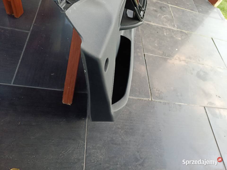 Boczek drzwi prawy przód Peugeot 208 I osobowe wielkopolskie Turek