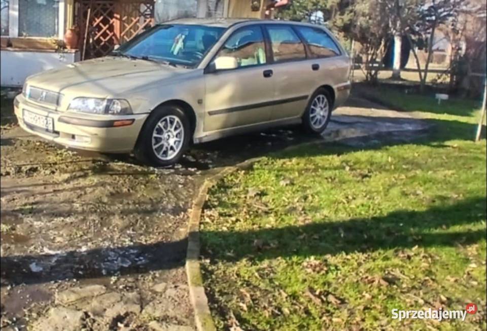 Volvo V40 18 benzyna 2001r podkarpackie