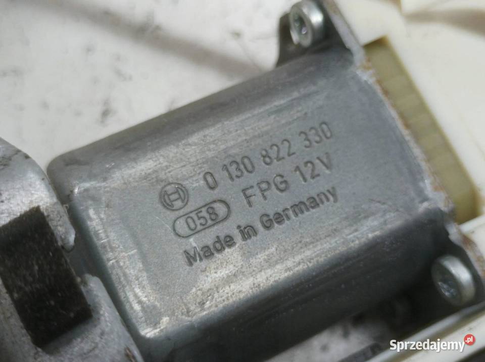 MECHANIZM SZYBY LEWY PRZÓD 807010002R Renault