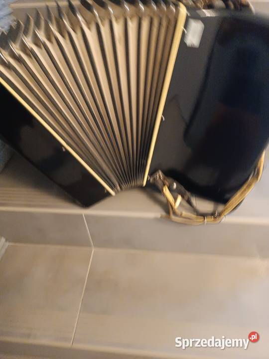 Akordeon victoria 80 basow sprzedam