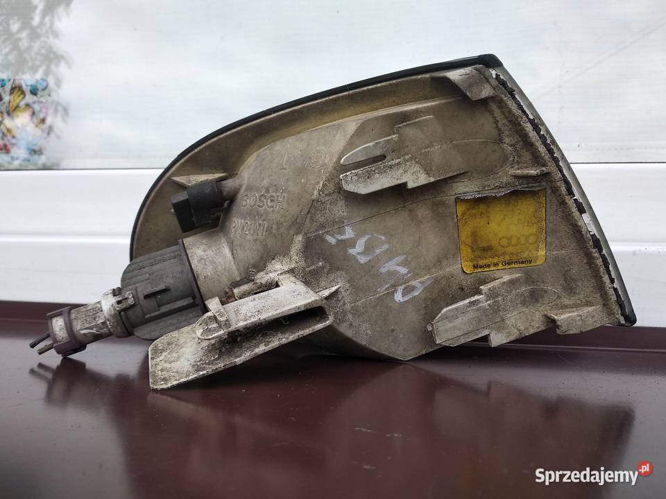 Audi A4 B5 kierunkowskaz kierunek migacz lewy osobowe łódzkie Sieradz