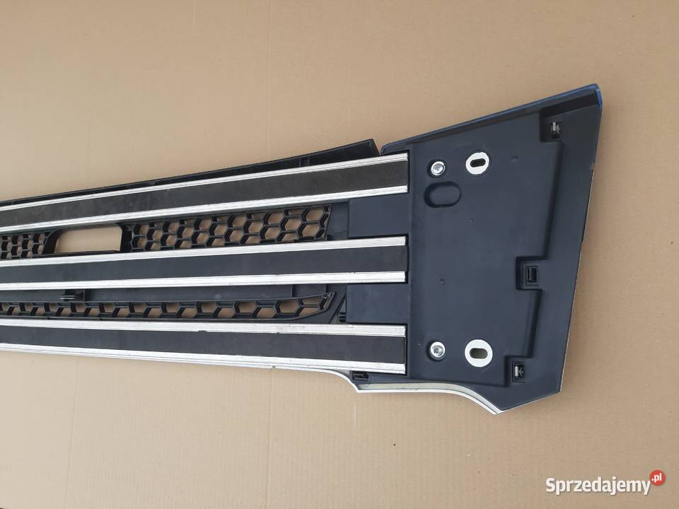 SCANIA R S ŁAWKA STOPIEŃ GRILL ATRAPA DOLNA Części Trzciel