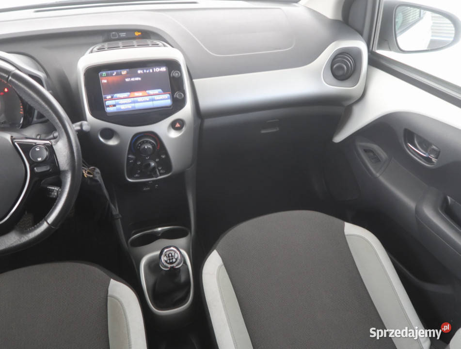 Toyota Aygo 10 VVTi biały Bielany Wrocławskie