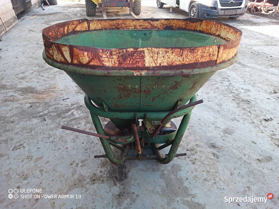 Rozsiewacz nawozu Amazone dwa talerze 400L mazowieckie Czernice Borowe
