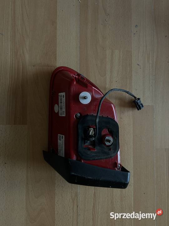 Lampa tylna lewa wewnętrzna Porsche Macan Glinica