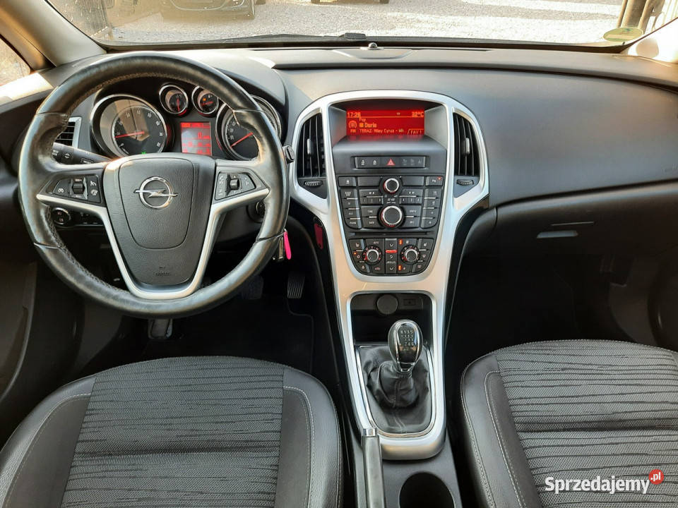Opel Astra Sports Tourer KLIMATRONIC 88 Serwis światła przeciwmgielne