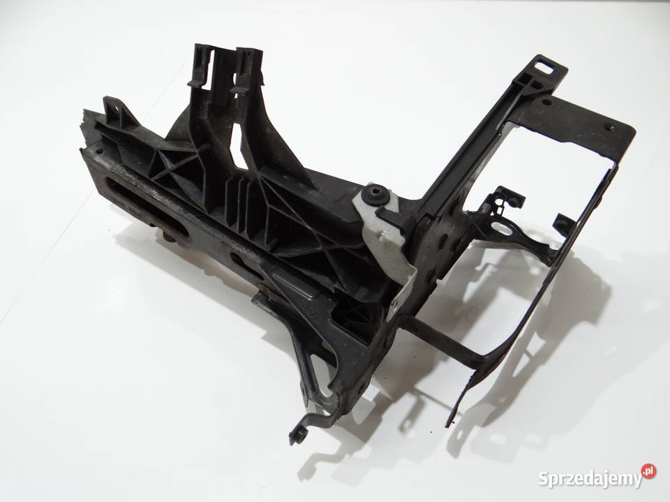 WSPORNIK OKULAR LAMPY PRAWY PRZÓD BMW F11 Strzyżewice sprzedam