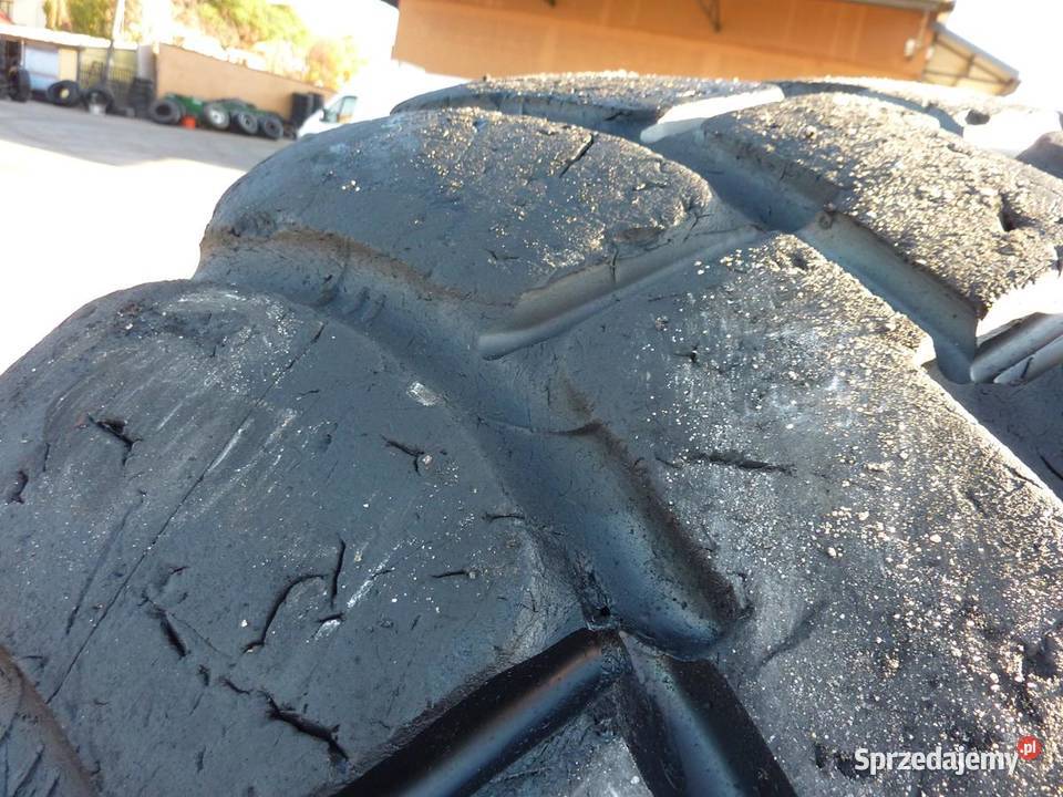 Opona używana przemysłowa 235R25 GOODYEAR GP40