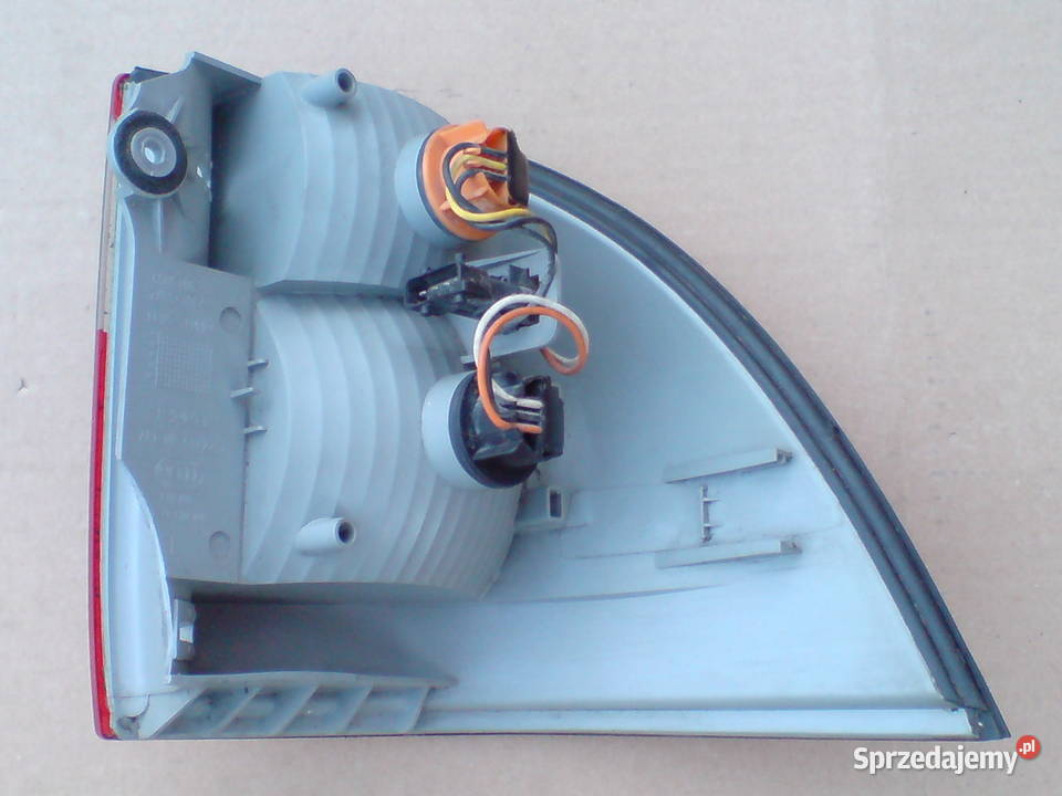 Lampa tył lewa Saab 95 I kombi lift Koszalin