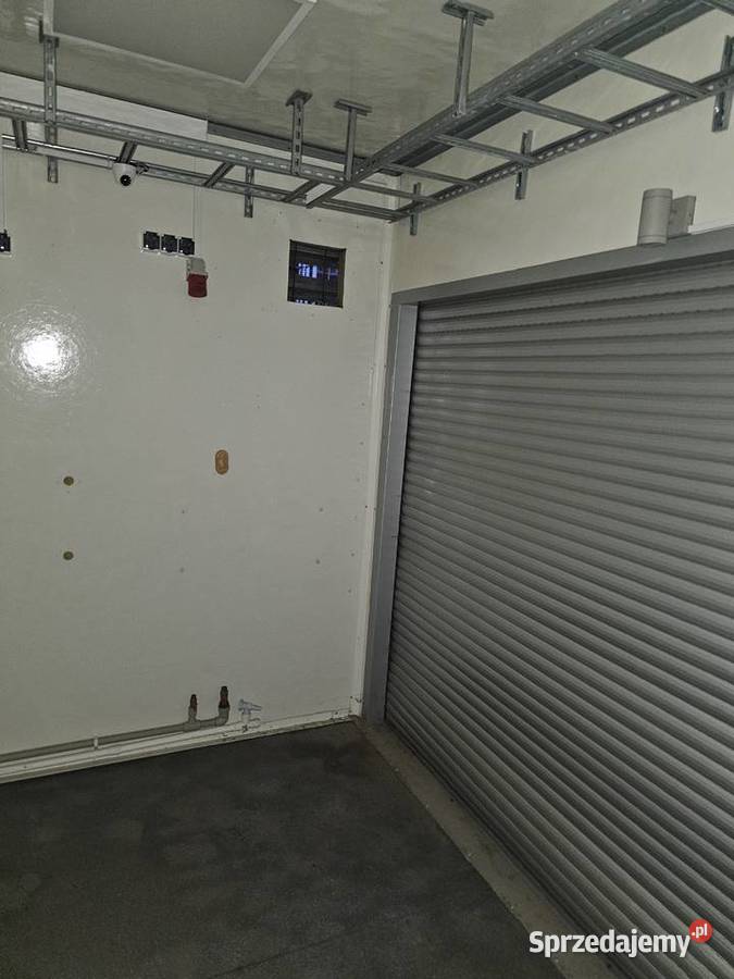 GOTOWY PUNKT HANDLOWO USŁUGOWY NAPRZECIWKO Wiele