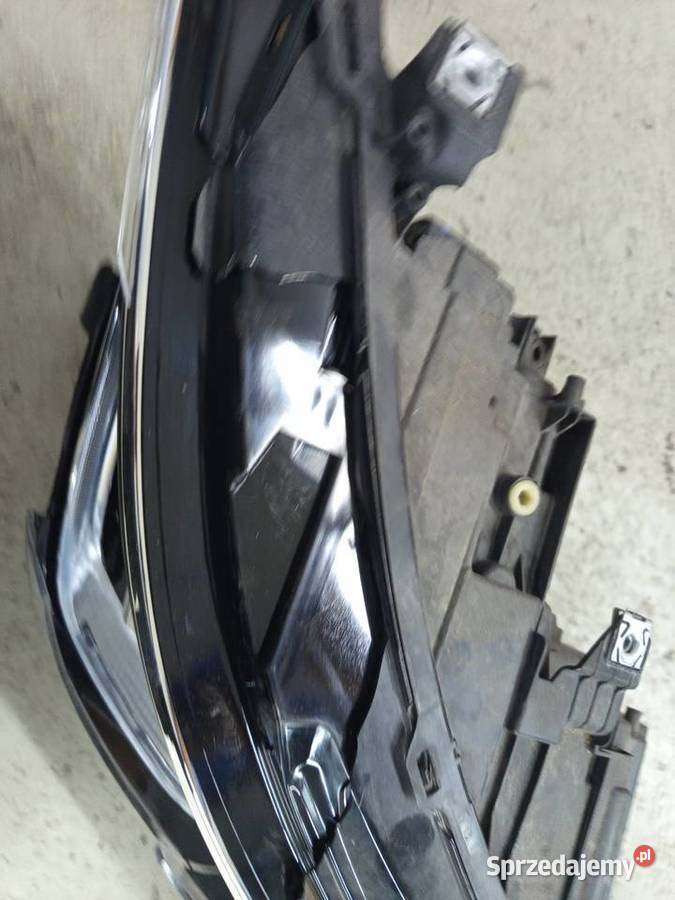 Reflektor prawy golf 8 IQ matrix orginal