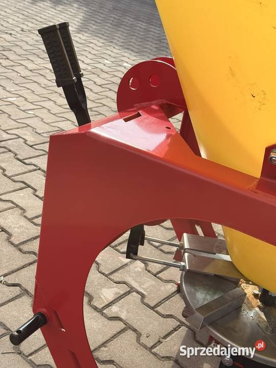 Rozsiewacz lejek lekki wzmocniona rama nieuszkodzony Rozsiewacze nawozów Wielkopole