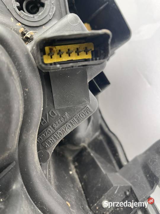 RENAULT VELSATIS PRAWA LAMPA XENON osobowe Ostroróg sprzedam