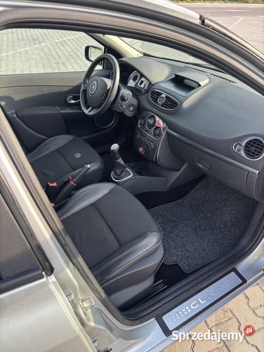 Renault clio 12 benzyna manualna Kraków sprzedam