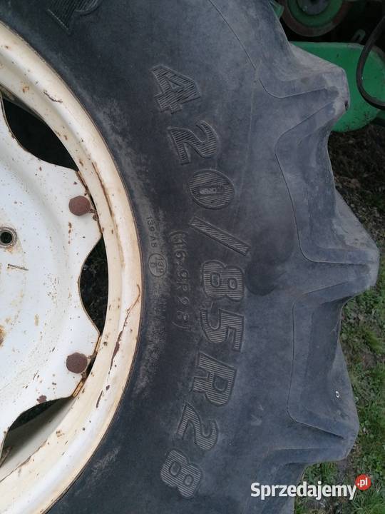Opona Goodyear 169R28 42085R28 nieuszkodzony Zajęczniki
