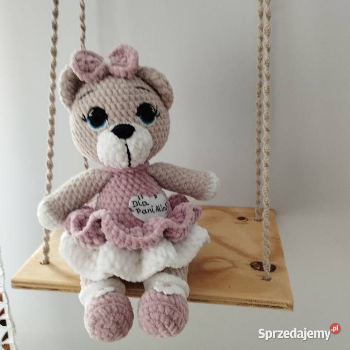Miś przytulanka dziewczynki na szydełkumaskotka Ruda Śląska