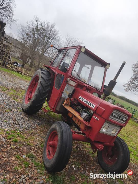 Ciągnik Volvo Trawniki