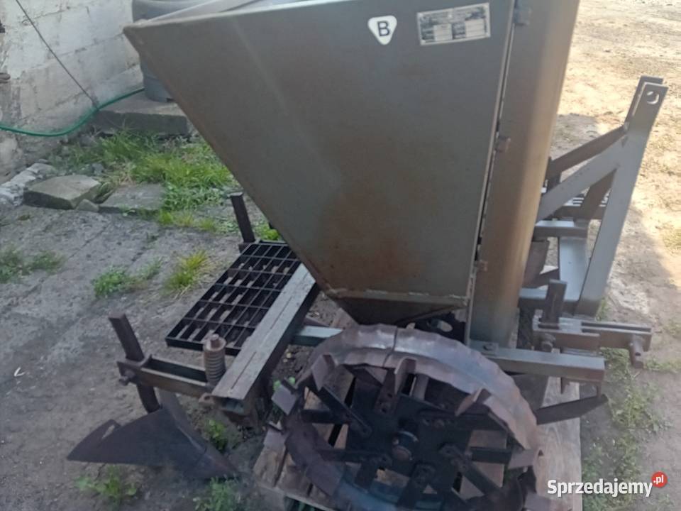 Sprzedam sadzarke Polską w stanie Wrzeczko