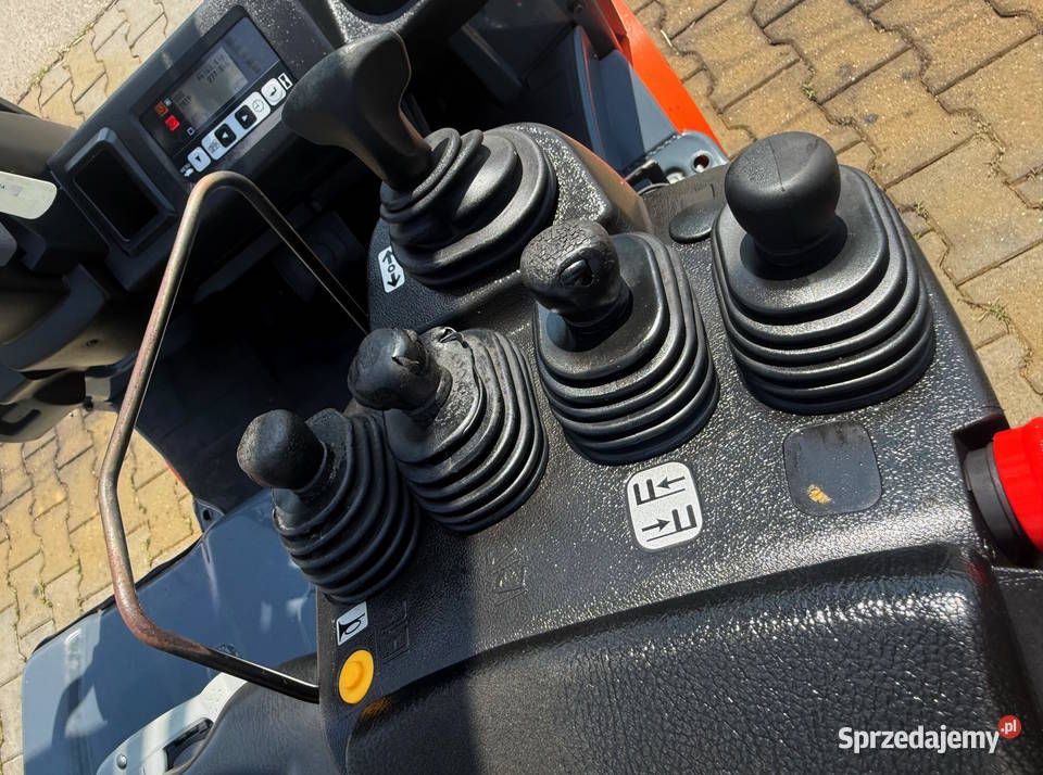 wózek widłowy elektryczny TOYOTA 8FBMT16 Triplex łódzkie Działoszyn