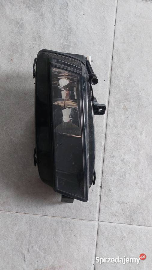 Halogen Prawy Volkswagen Golf VII 7 5G0941661D Lampy przeciwmgielne Iwanowice sprzedam