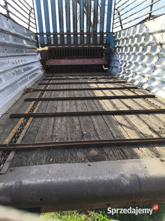 Przyczepa samozbierająca