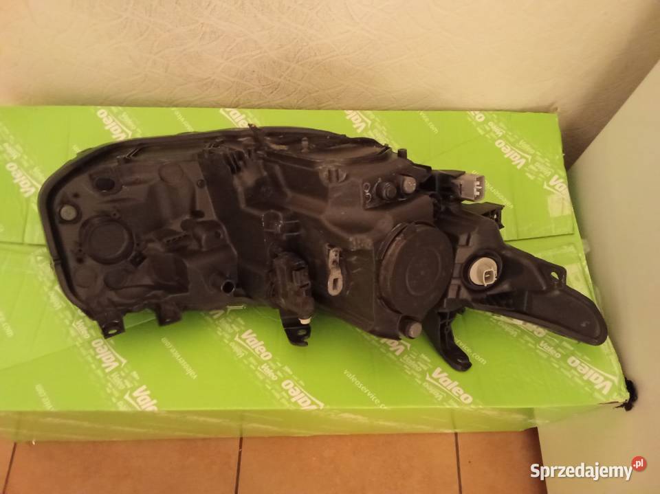 Toyota AurisII lift full led2018r reflektor lewy Kamieniec Wrocławski sprzedam