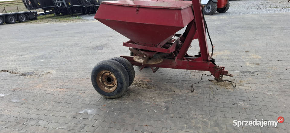 Rozsiewacz z Żurawiem do podnoszenia BigBagów z nieuszkodzony Rudlice sprzedam