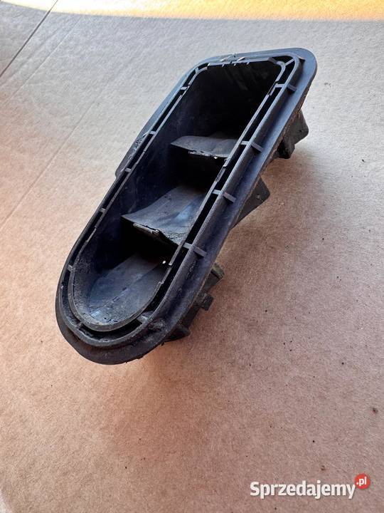 Kratka wentylacyjna tył Toyota Yaris III