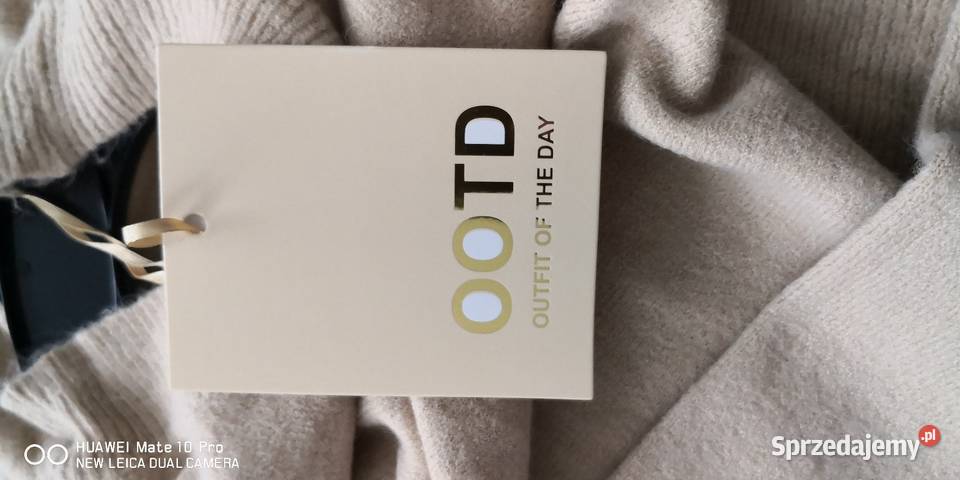 Sweterek damski Moszczenica