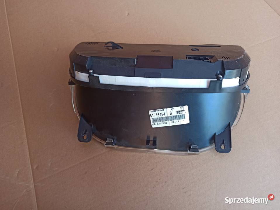 LICZNIK ZEGARY Fiat GRANDE PUNTO 51716454 osobowe Bolesławiec