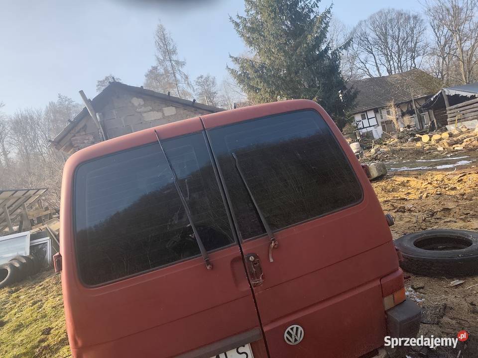 Volkswagen Transporter caravela uszkodzony Bolesławiec