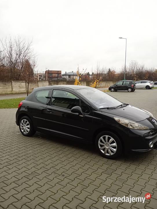 Peugeot 207 14 benzyna 255000km