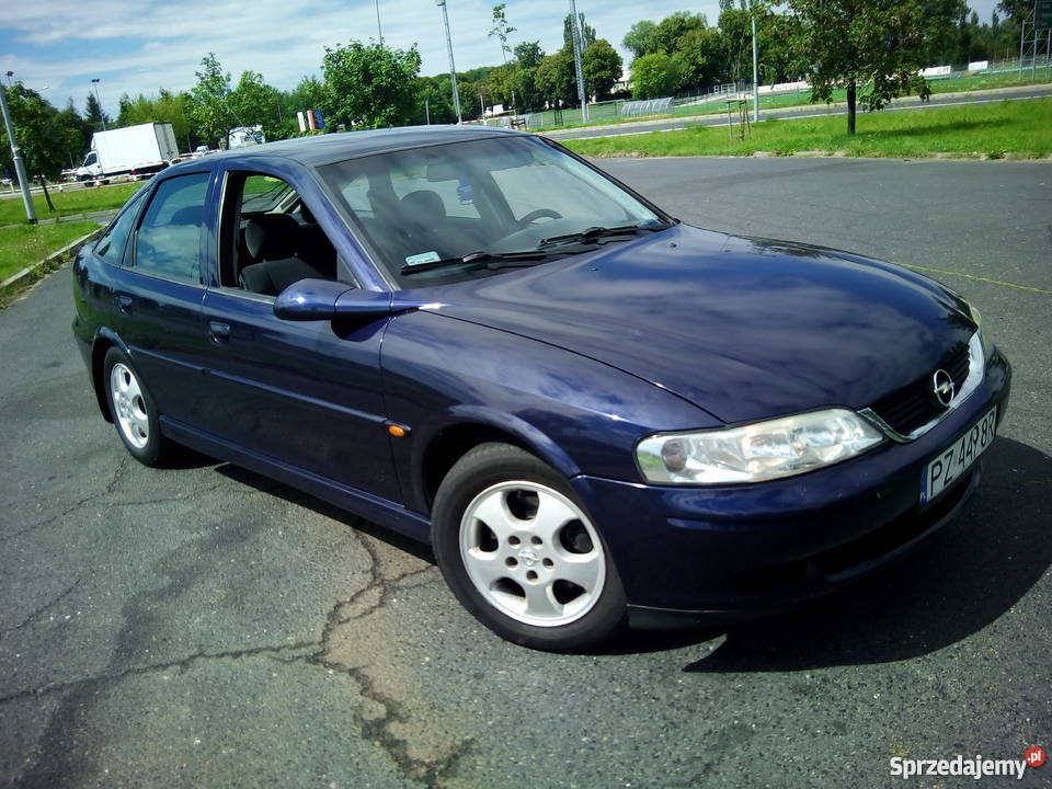 Śliczna Vectra mega stan ładny kolor welurowa tapicerka Gniezno sprzedam