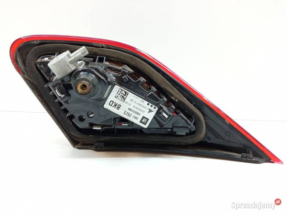 LAMPA TYŁ W KLAPĘ LEWA 39012623 Opel Corsa V osobowe