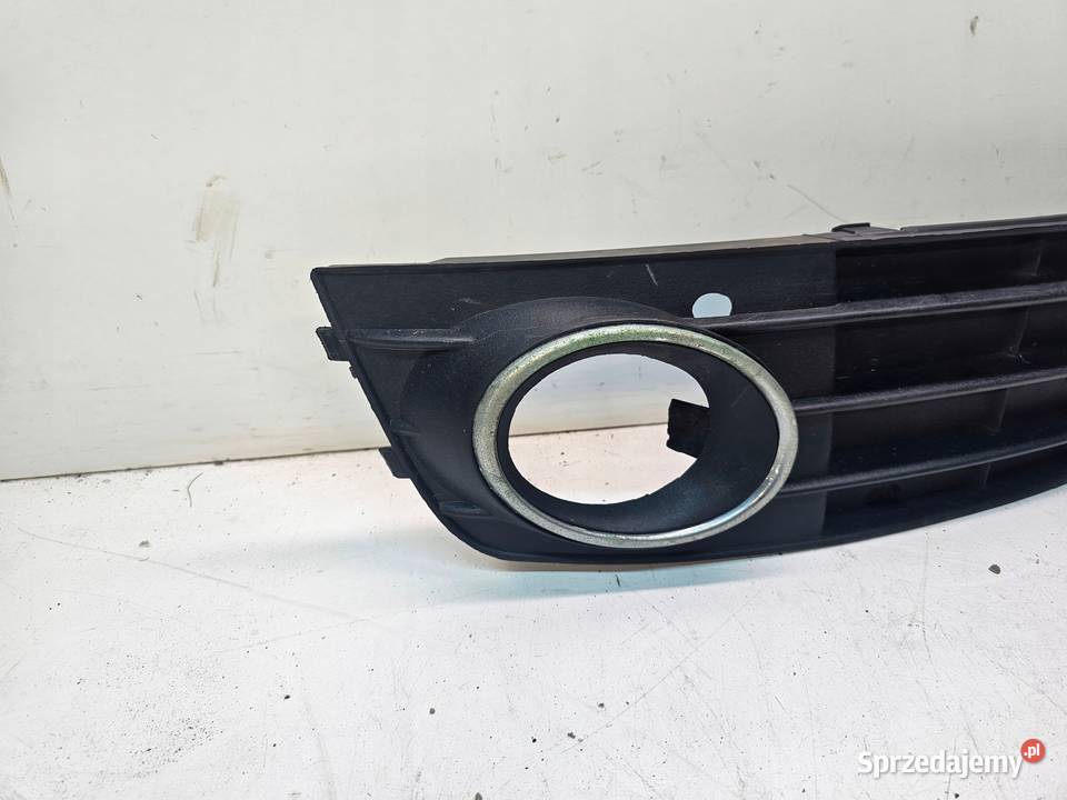 KRATKA ATRAPA ZDERZAKA LEWA AUDI A4 B8 8KD807681 Przystajń