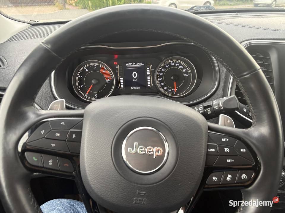 JEEP CHEROKEE 20 benzyna 272 4x4 AUTOMAT isofix