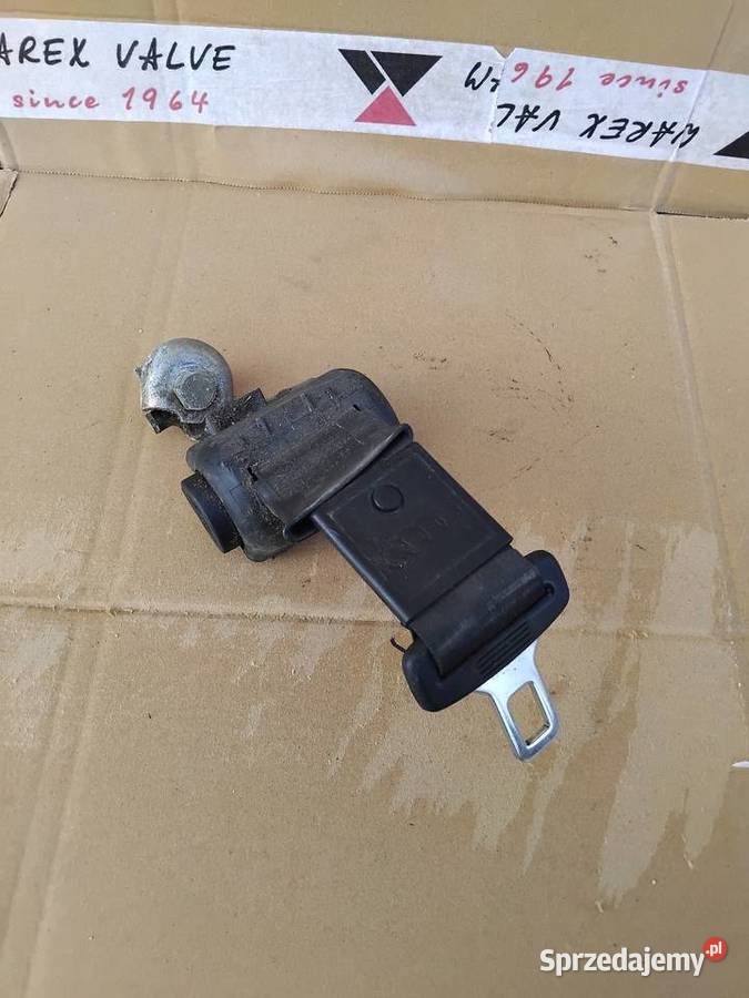 Pas tylny środkowy samozwijalny Audi A4 B5