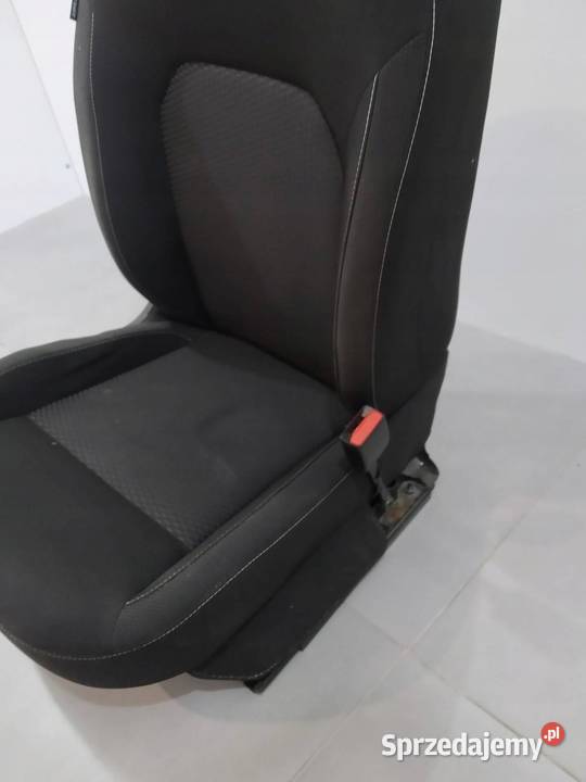 FOTELE PRAWY PASAŻERA Dacia Duster II 20172024 Rok produkcji 2019