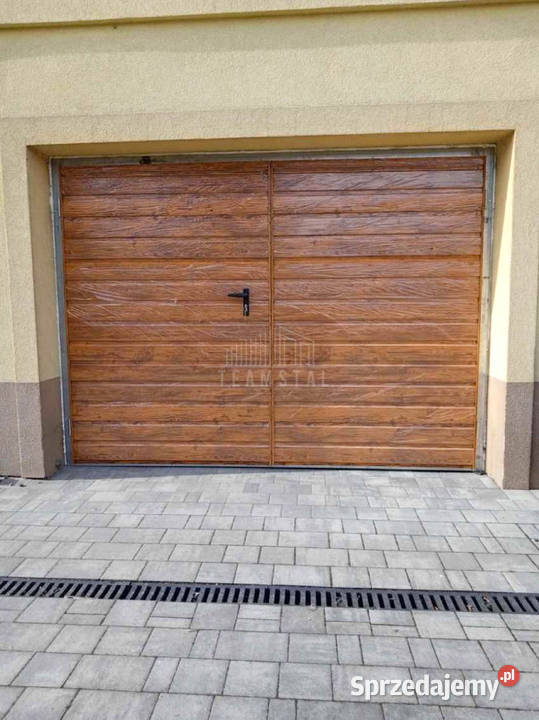 Bramy garażowe na wymiar dwuskrzydłowe ocieplone Dąbrowa Górnicza
