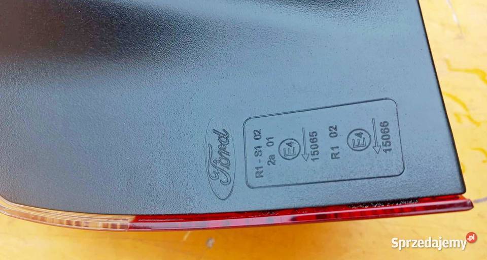 FORD FOCUS MK3 KOMBI 2010 2014 BM5113404G Lampy tylne